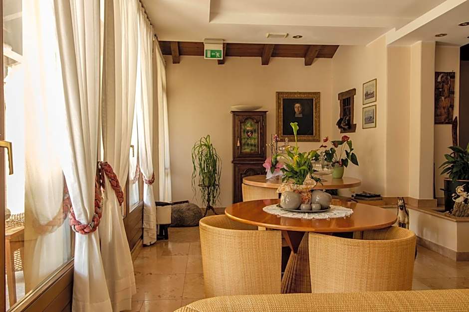 Paradise Hotel & Wellness