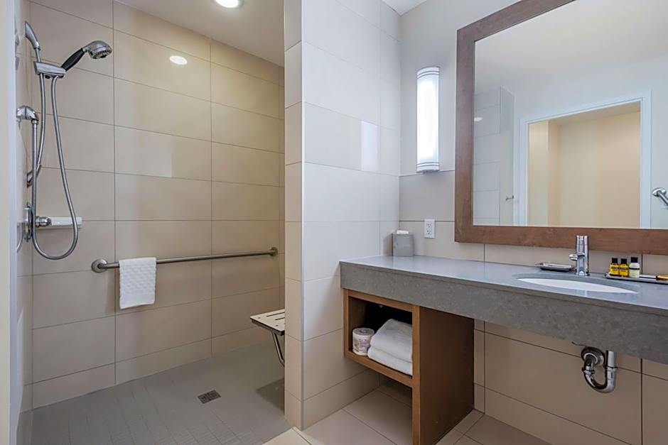 Best Western Plus Sawridge Suites