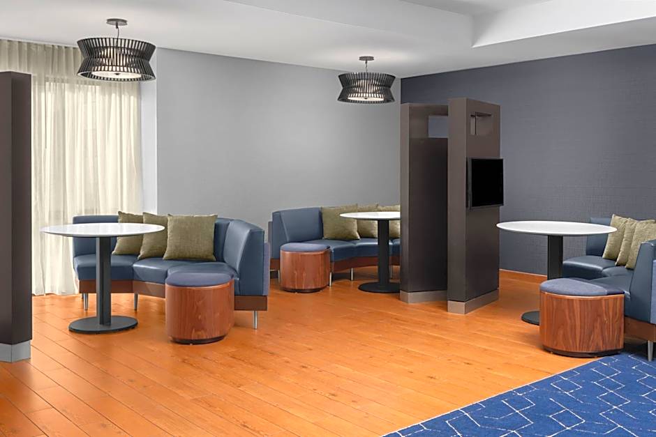 Courtyard by Marriott San Diego Central