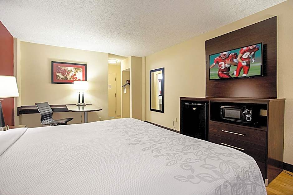 Red Roof Inn PLUS+ Wichita East