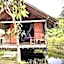 Frog Garden Hut