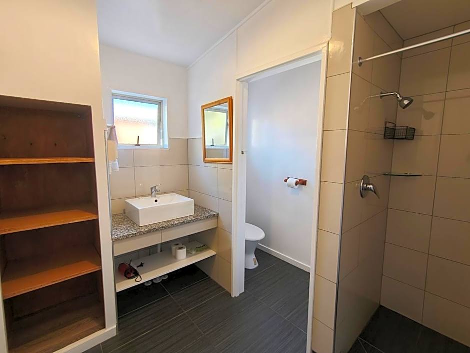 Bayfield Motel and Apartment