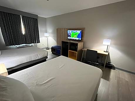Queen Room with Two Queen Beds - Non-Smoking