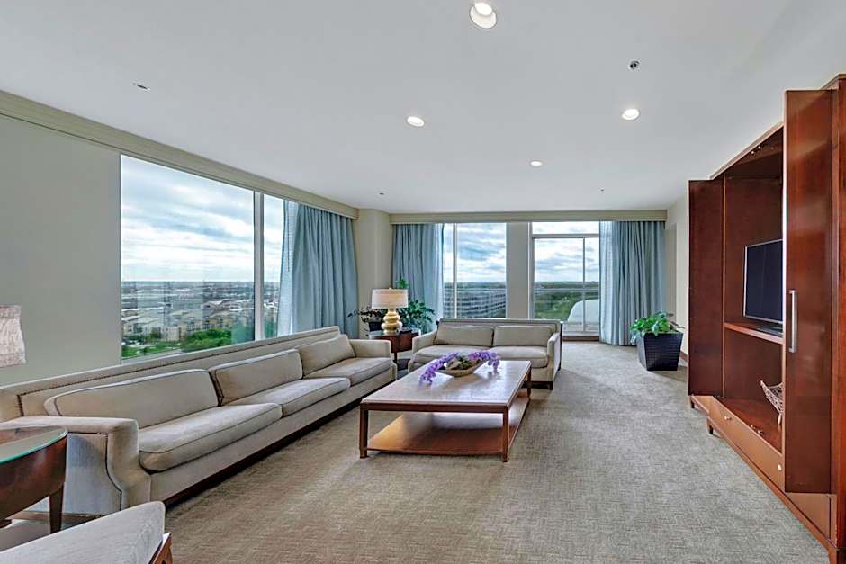 Renaissance Dallas North Hotel