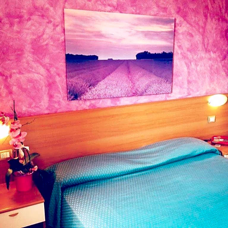 Hotel 2000