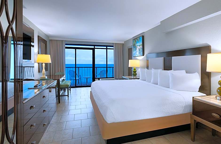 Photo 1 of 4 of Efficiency 1 King Bed, Ocean front