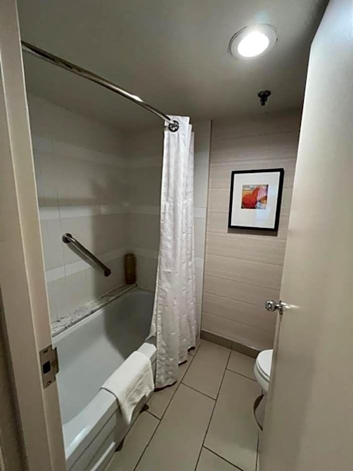 Cambridge Suites Toronto