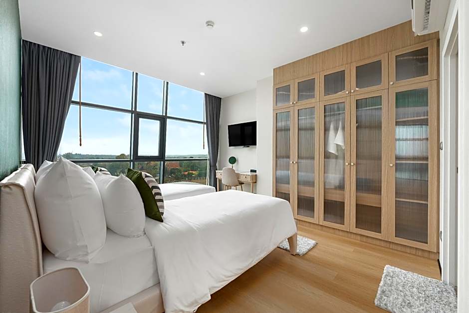 NAKA-RAJ Escape Hotel