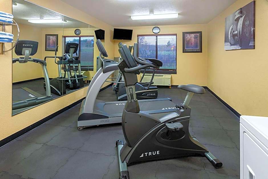 Super 8 by Wyndham Wausau