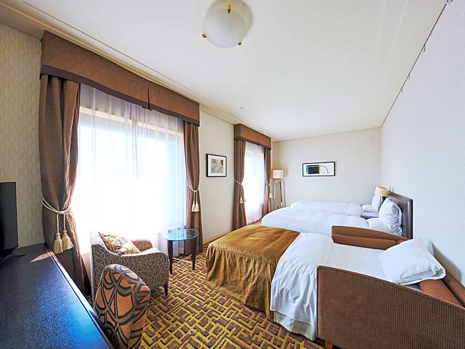 Okura Chiba Hotel