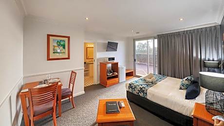 Queen Room with Spa Bath