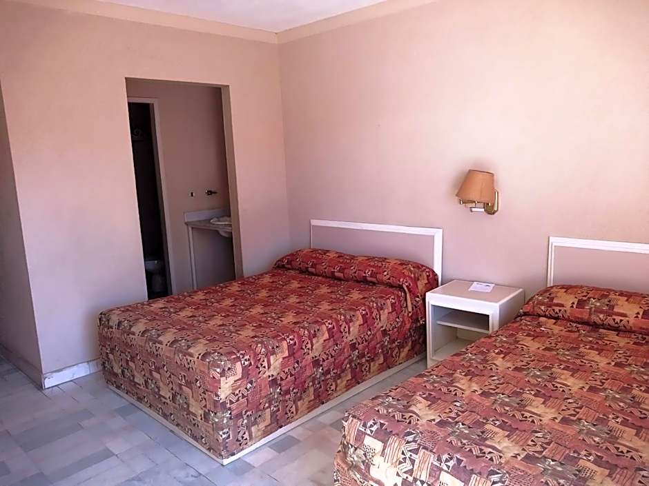 Los Jitos Hotel & Suites