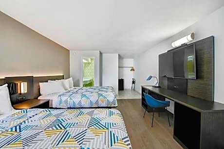Double Room with Two Double Beds and Micro Fridge - Smoking
