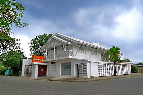 Orange Mangrove Pension House