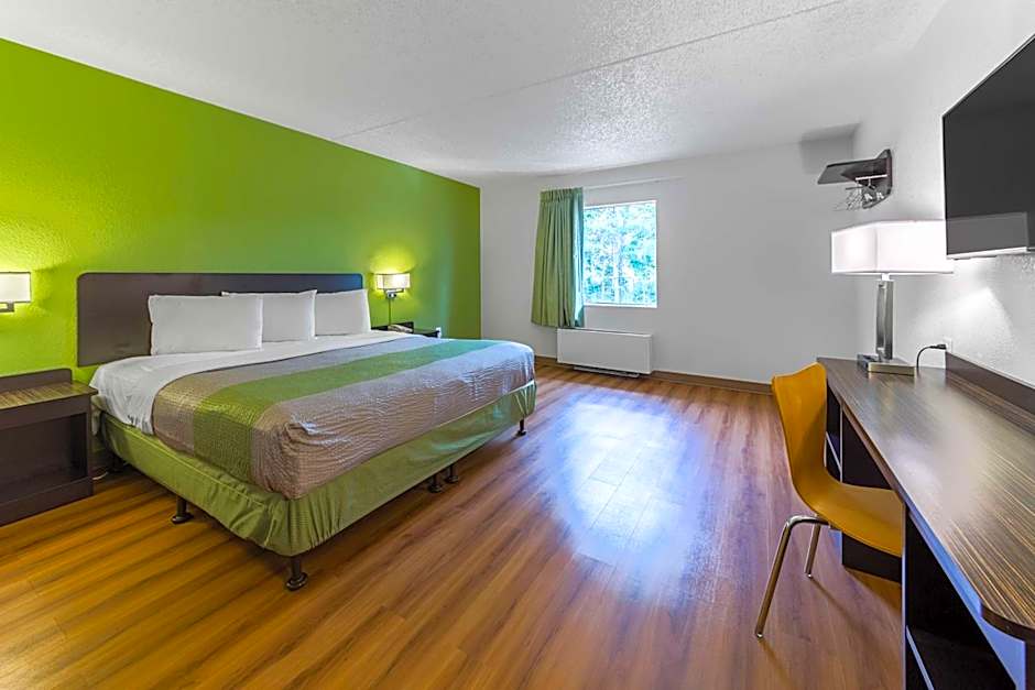 Motel 6-Warminster, PA