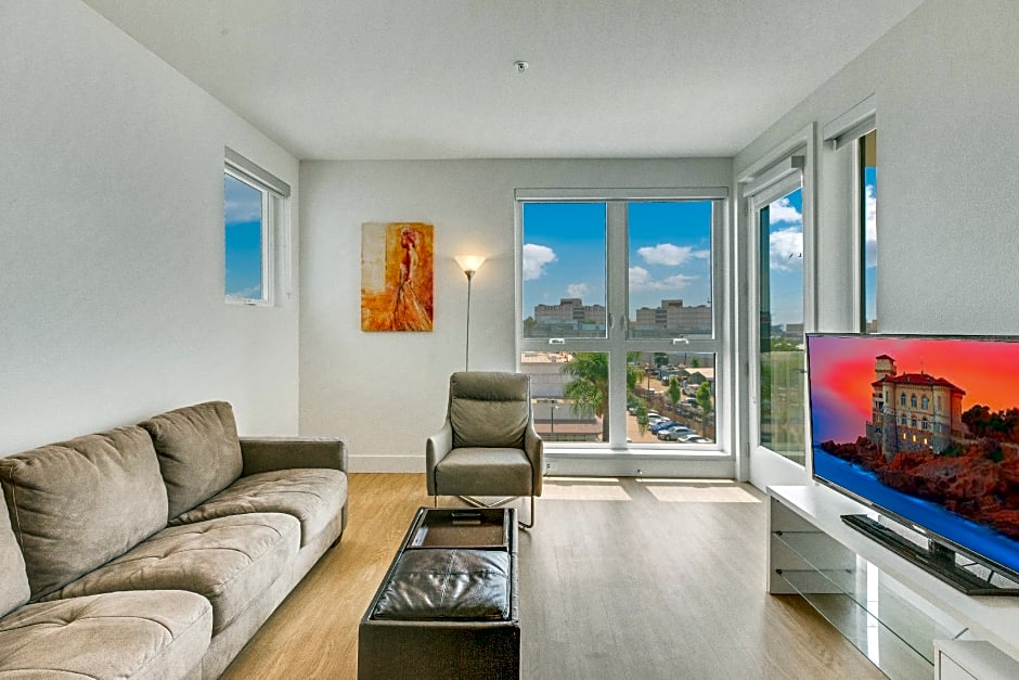 SuitesRUs Apart Hotel near Dodgers Stadium