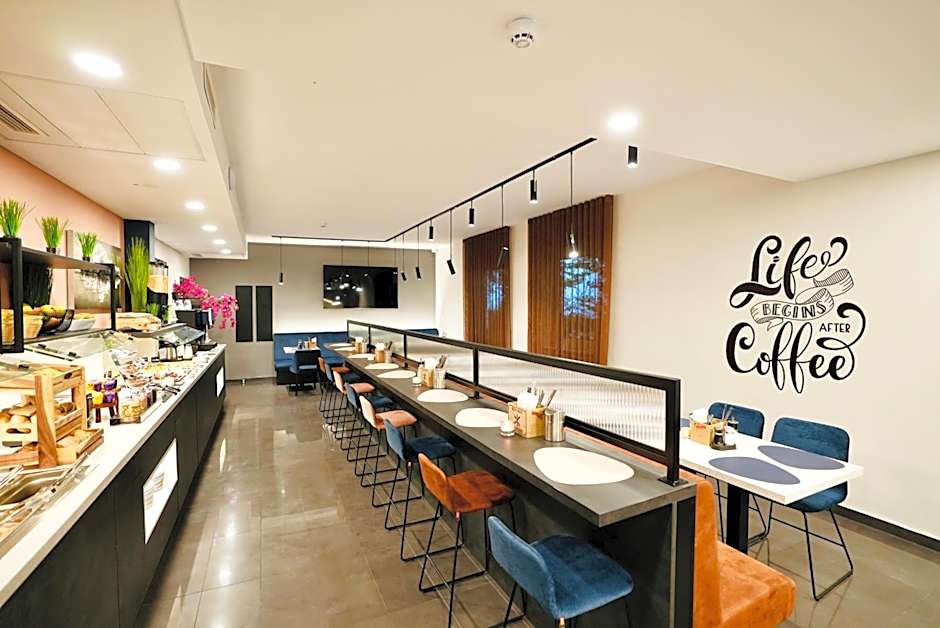 Arthotel Ambassador Wiesbaden - FREE PARKING