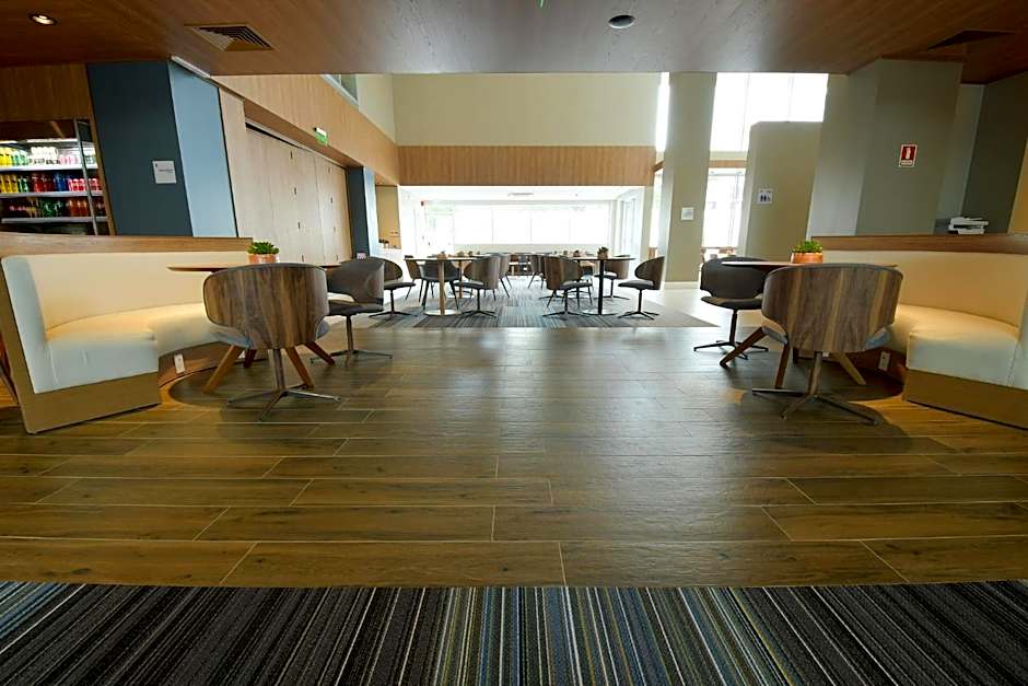 Holiday Inn Express Asuncion Aviadores