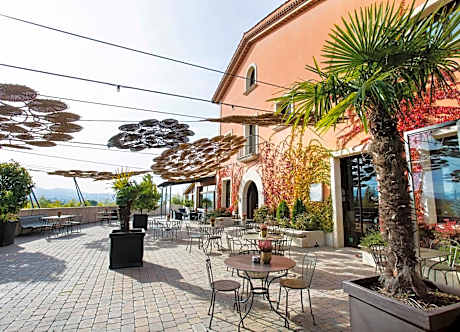 Qgat Restaurant Events & Hotel