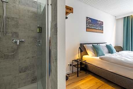 Double Room with Shared Toilet