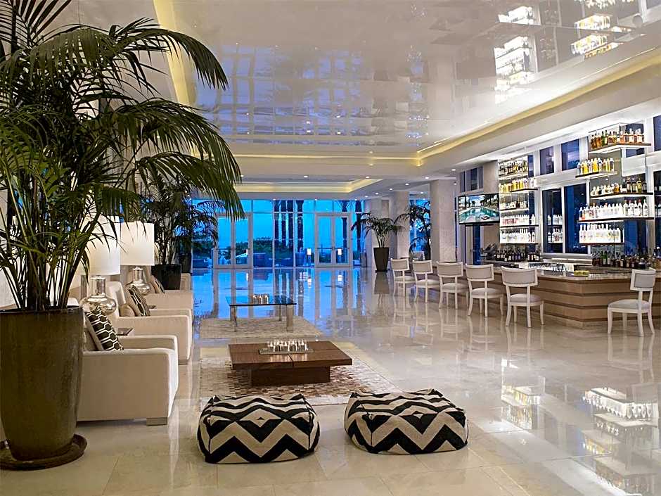 Grand Beach Hotel Surfside West