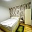 Easy Star Hotel