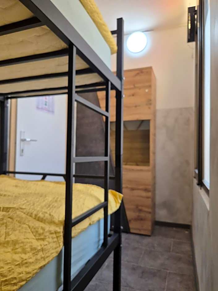 Bled Lesce station rooms and depo