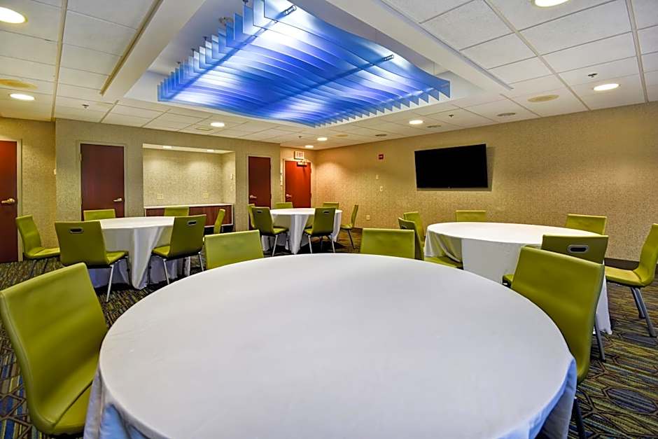 Holiday Inn Express Middletown/Newport By IHG