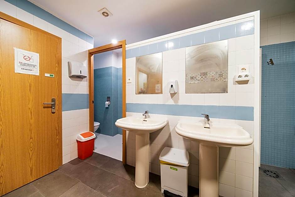 Albergue Barullo - Cubículos - Literas - Habitaciones