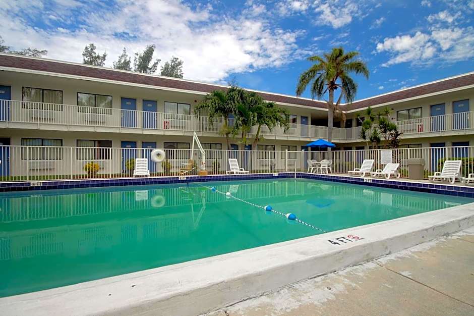 Motel 6 Dania Beach
