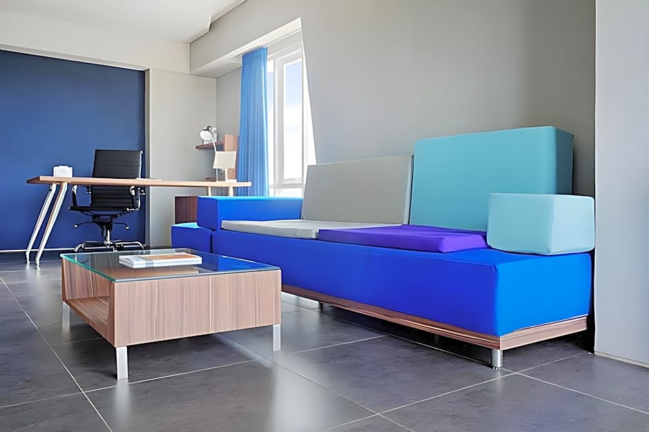 Berry Biz Hotel