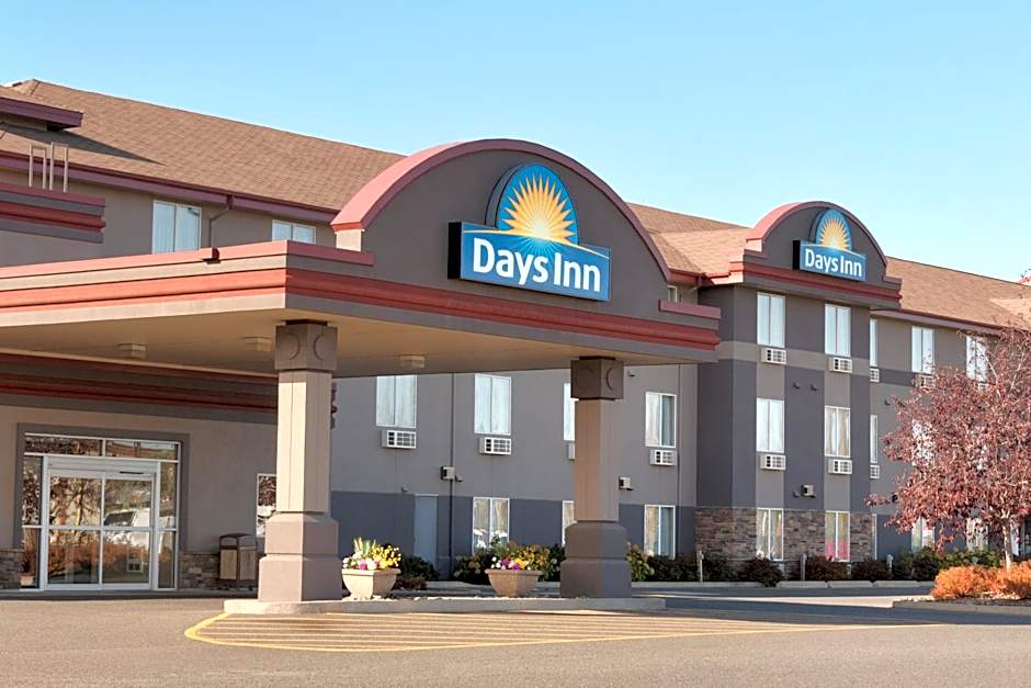 Days Inn & Suites by Wyndham Thunder Bay