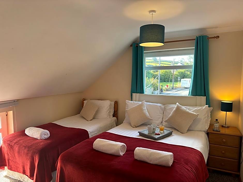 The Carpenters Arms Rooms in Broadway, Laugharne