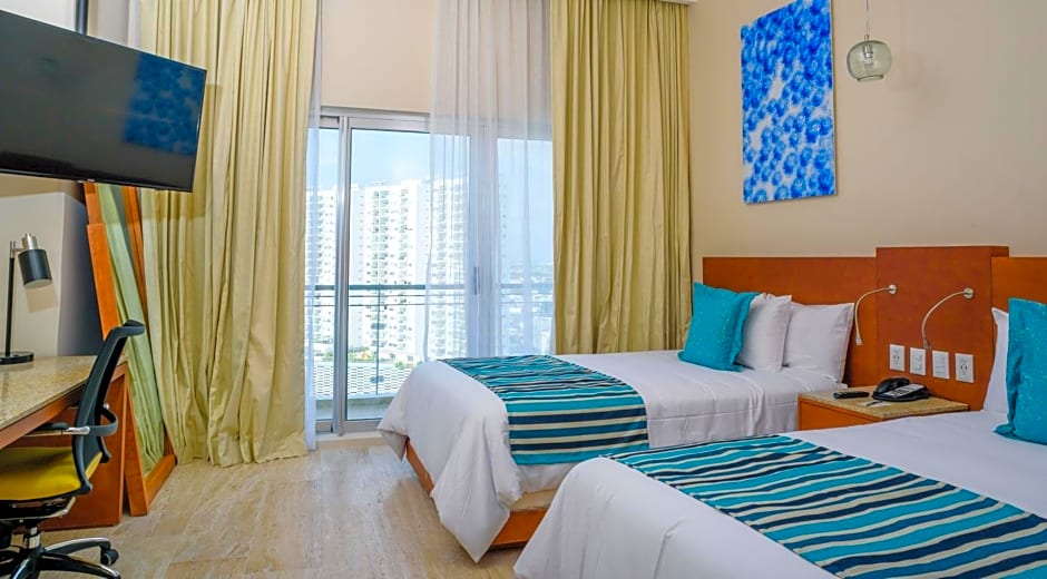 Krystal Urban Cancun-Malecon