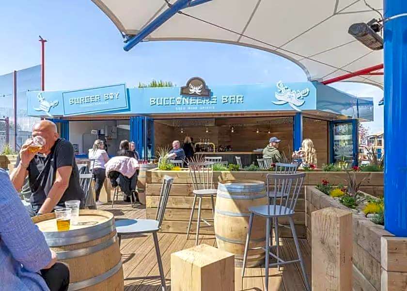 marine getaways caravan hire