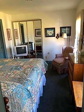 Monroe Room-Double room-Ensuite-Countryside view
