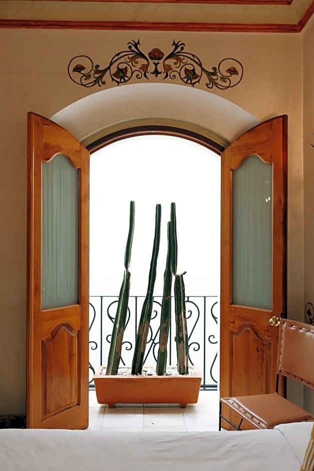 Los Pilares Hotel