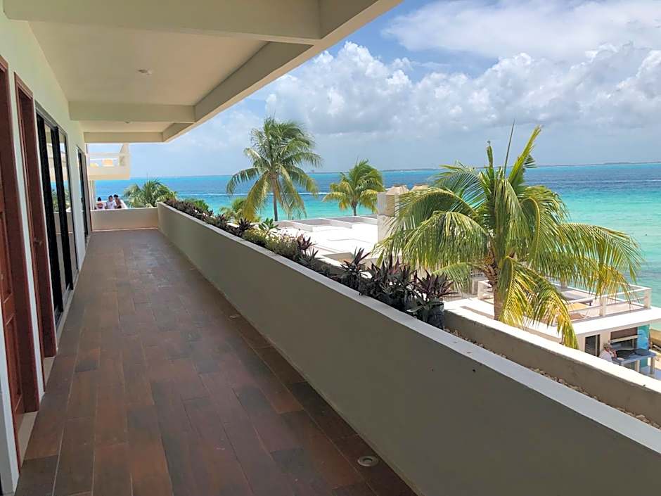 Cuxos Hotel Beachfront