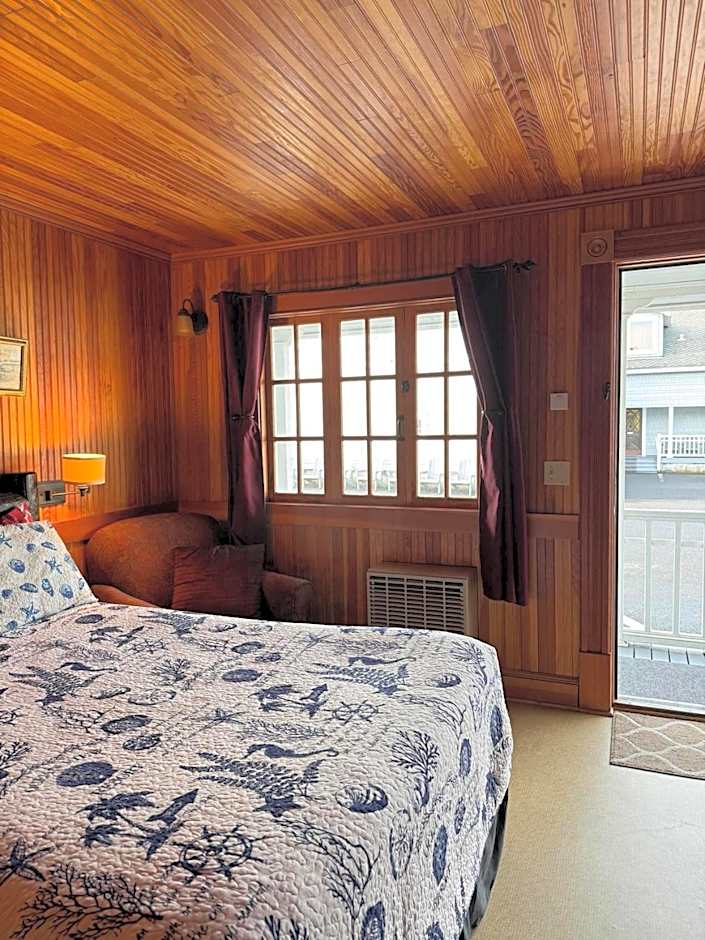 Whistling Winds Motel