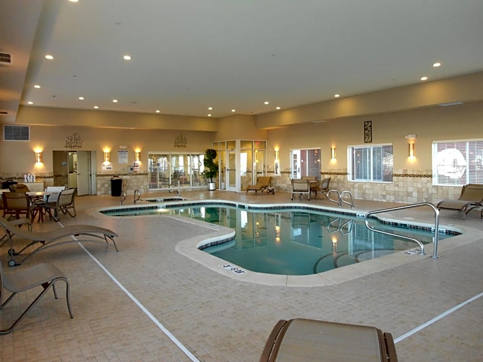 Holiday Inn Express and Suites Alpine By IHG