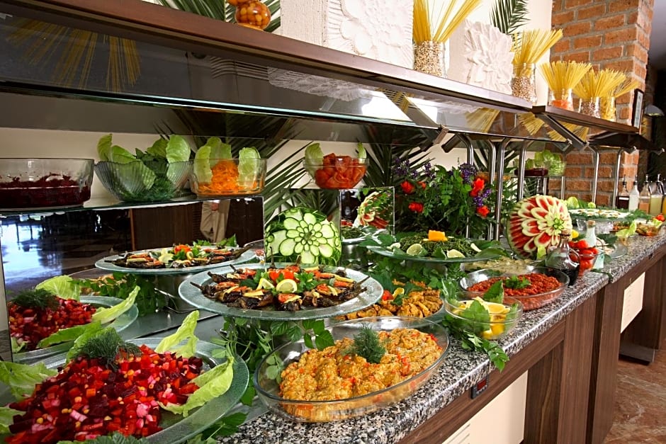 Zeytinada Hotel