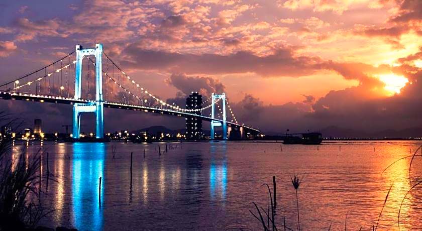 Whale Ocean View Hotel