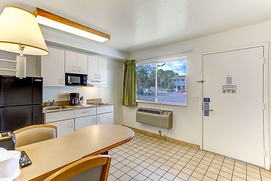 Studio 6-Kissimmee, FL - Orlando