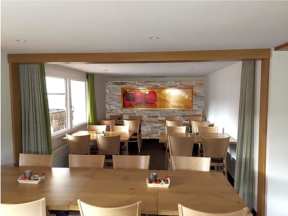 Gasthaus Hirschen AG, Oberiberg