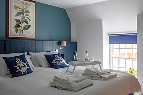 Double room-Standard-Ensuite with Shower-Street View-Standard Double