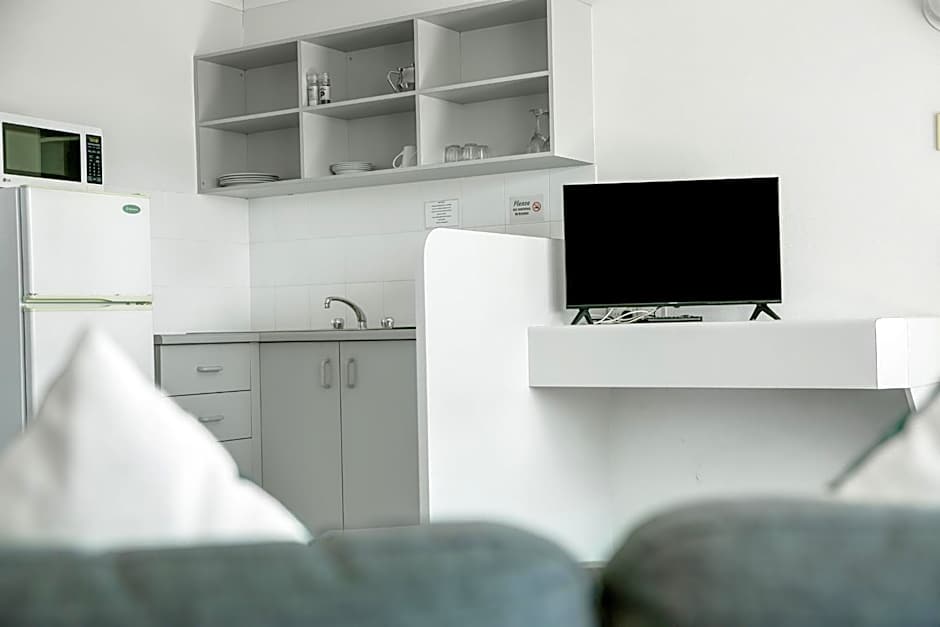 Reef Adventureland Motel