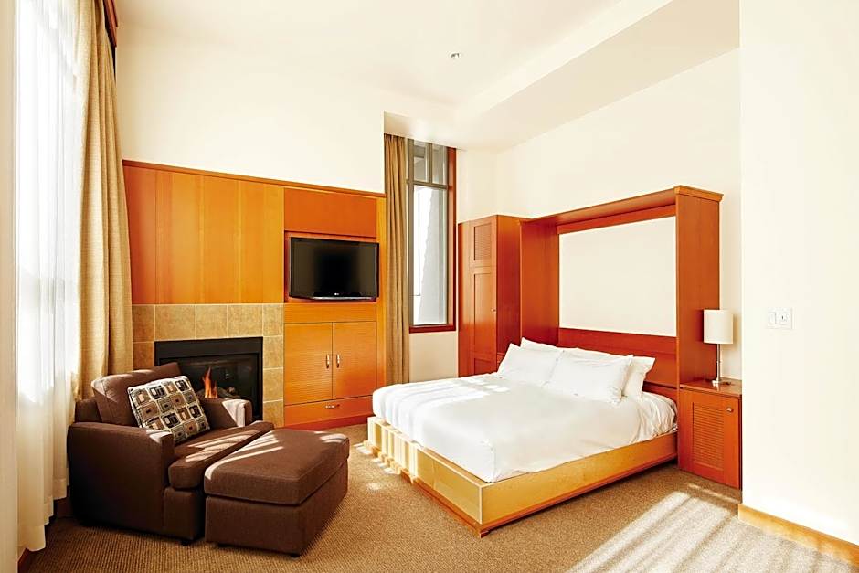 Pan Pacific Whistler Village Centre