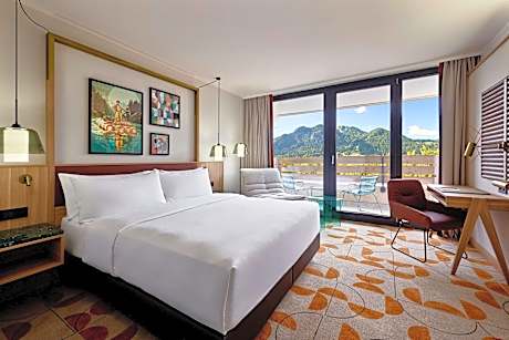 Top Floor, Guest room, 1 King, Mountain view, Balcony