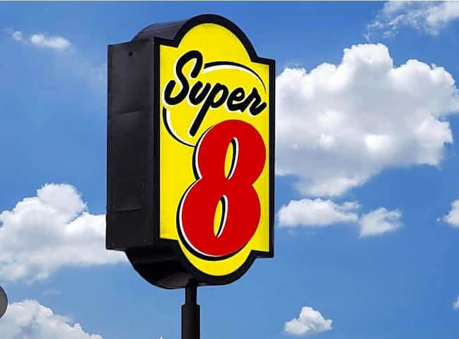 Super 8 by Wyndham Rockford South