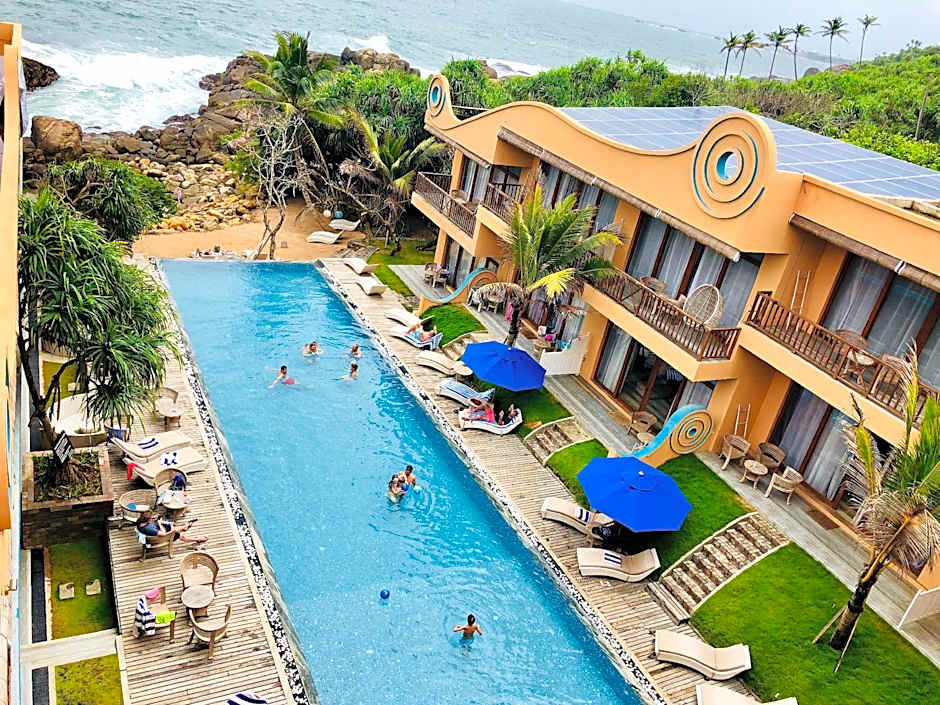 Thaproban Pavilion Waves Unawatuna